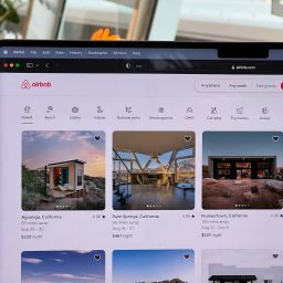 graphical user interface, airbnb platform